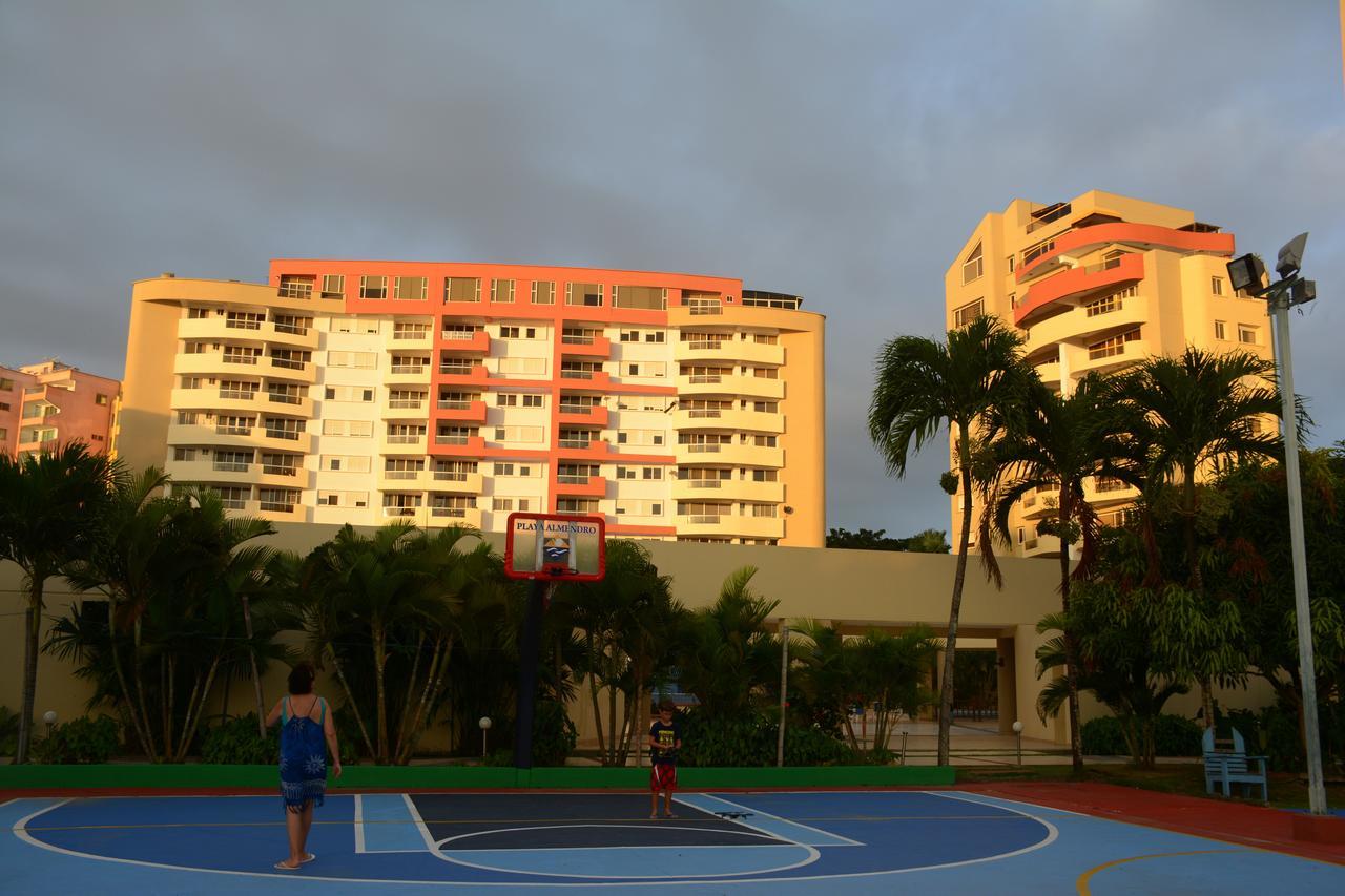 Playa Almendro Resort Tonsupa Exterior photo